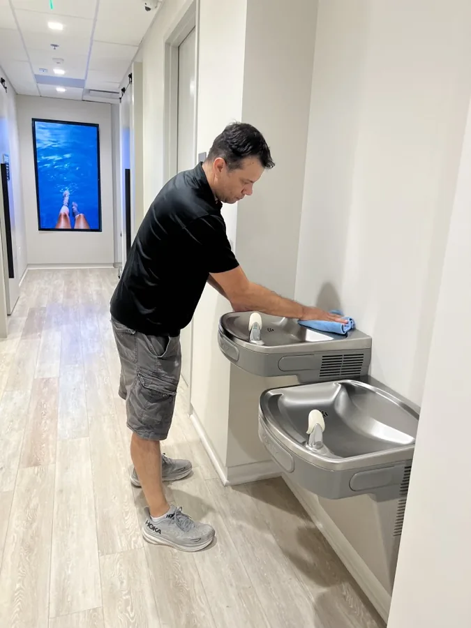 Top Vision cleaning work photo in a Metro Atlanta office